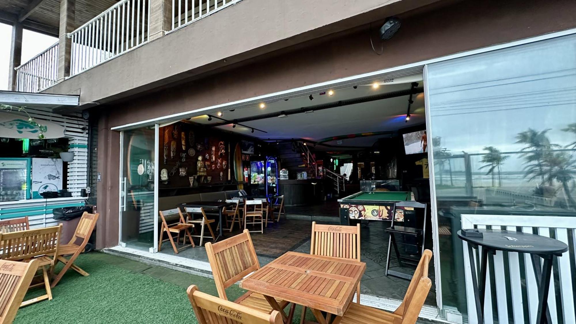 Curvao Surf House Hostel - Guaruja, Guaruja