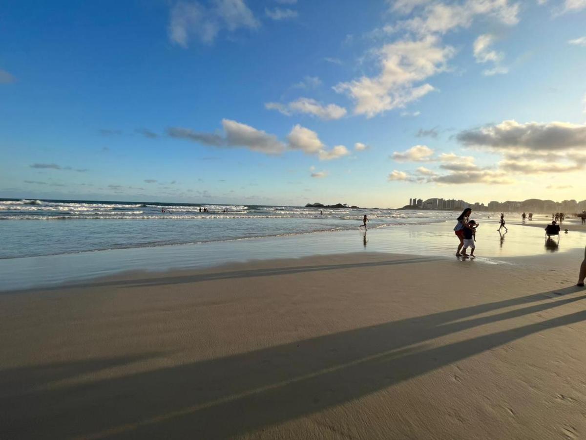 Apartamento A Poucos Metros Da Praia — Photos 1