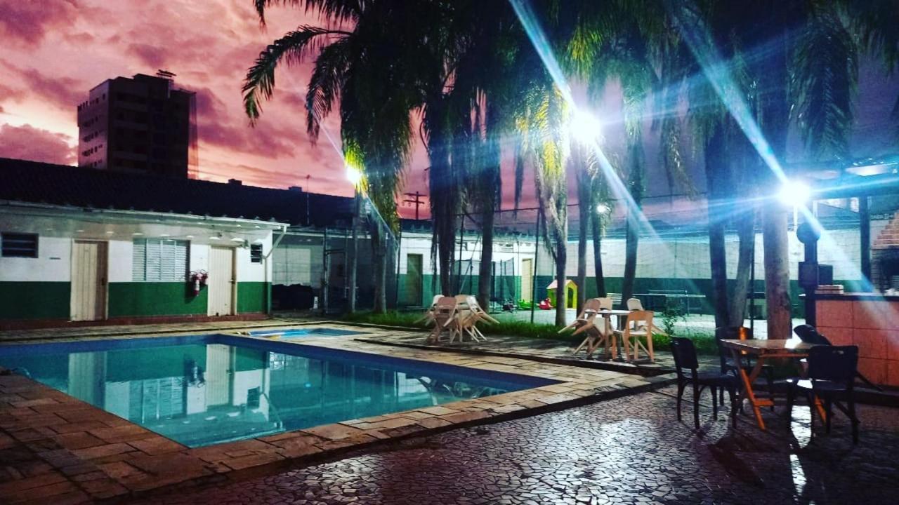 Pousada Praia Grande - Rua Ernesto Vergara ,511 - Praia Grande (Santos) — Photos 1