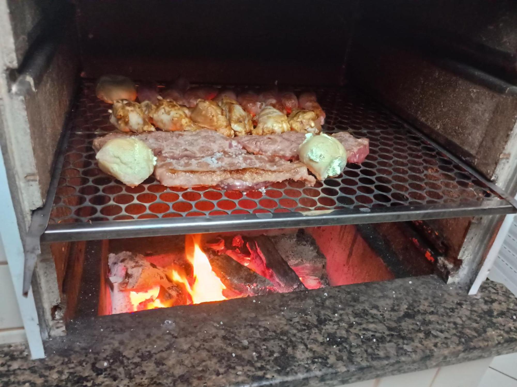 Apartamento Com Piscina E Sacada Gourmet- Aviacao# — Photos 1