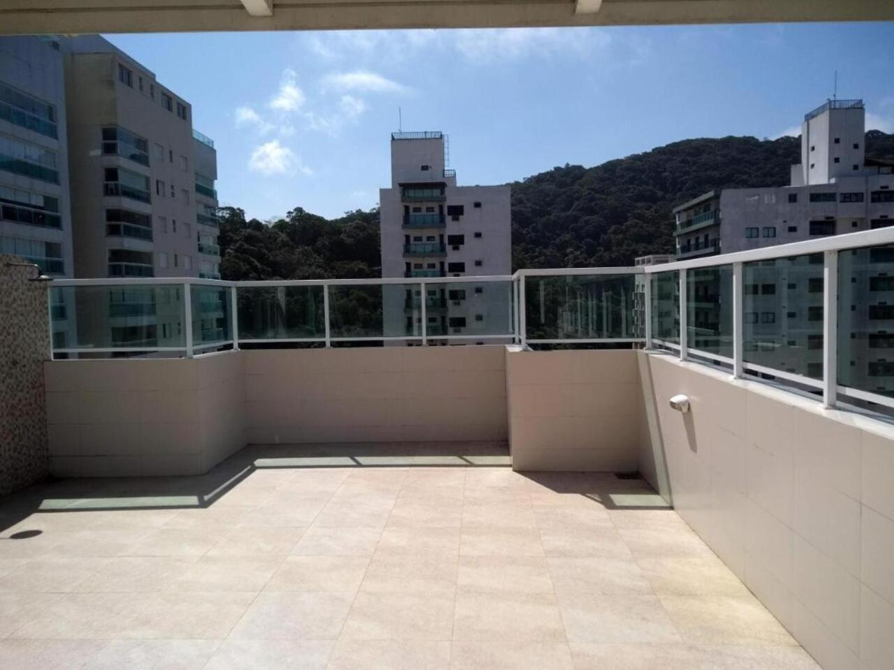 Apartamento Pitangueiras Guaruja Apartment — Photos 1