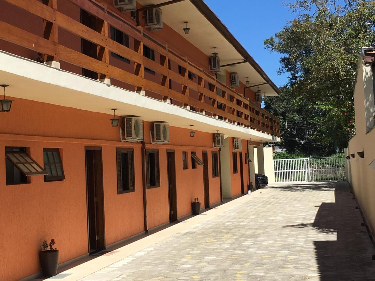 Chales Ubatuba 102 - P. Itagua — Photos 1
