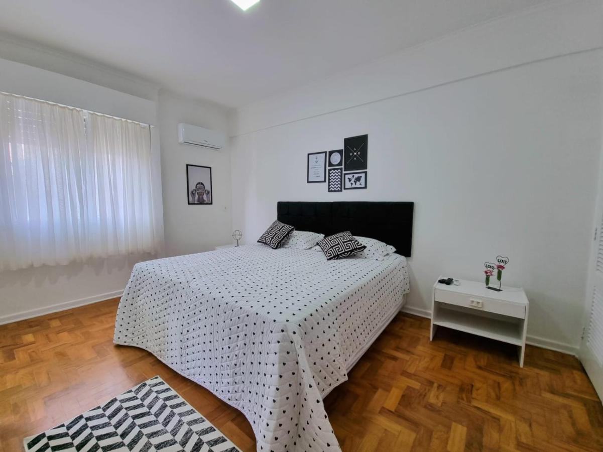 Apartamento Guaruja, Frente Mar, Pe Na Areia, Moderno!!! — Photos 1