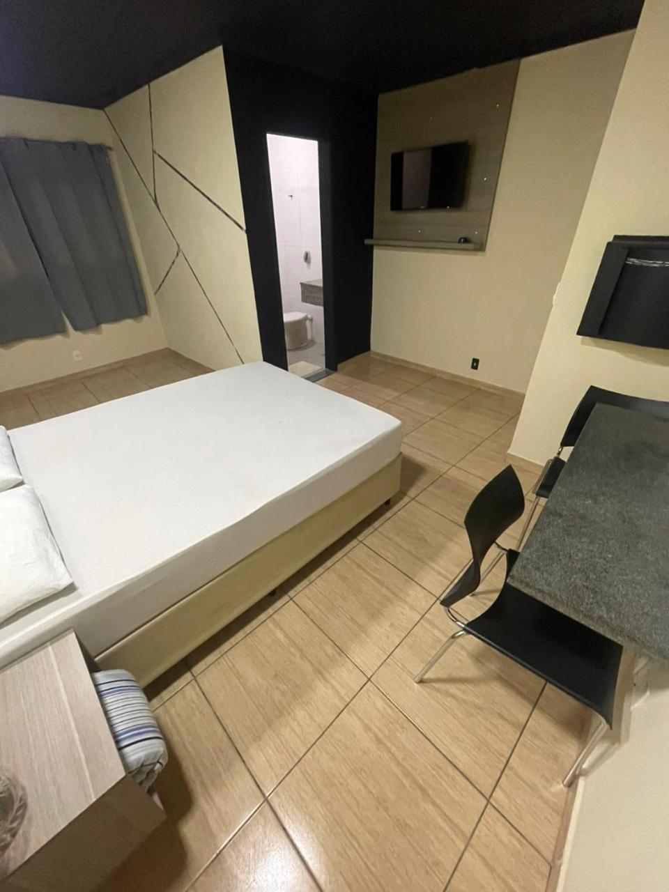 Light Motel - 24 Horas - Guarulhos — Photos 2