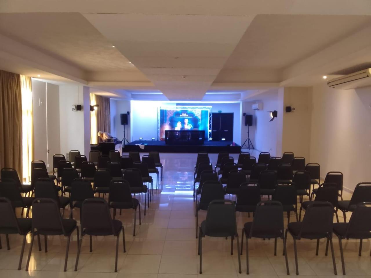 Oasis Tower Hotel — Photos 2