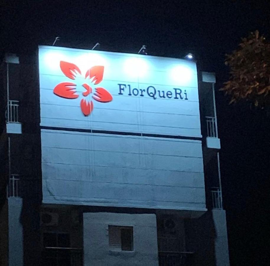 Flor Que Ri - Flats Mobiliados Na Melhor Localizacao, Olimpia