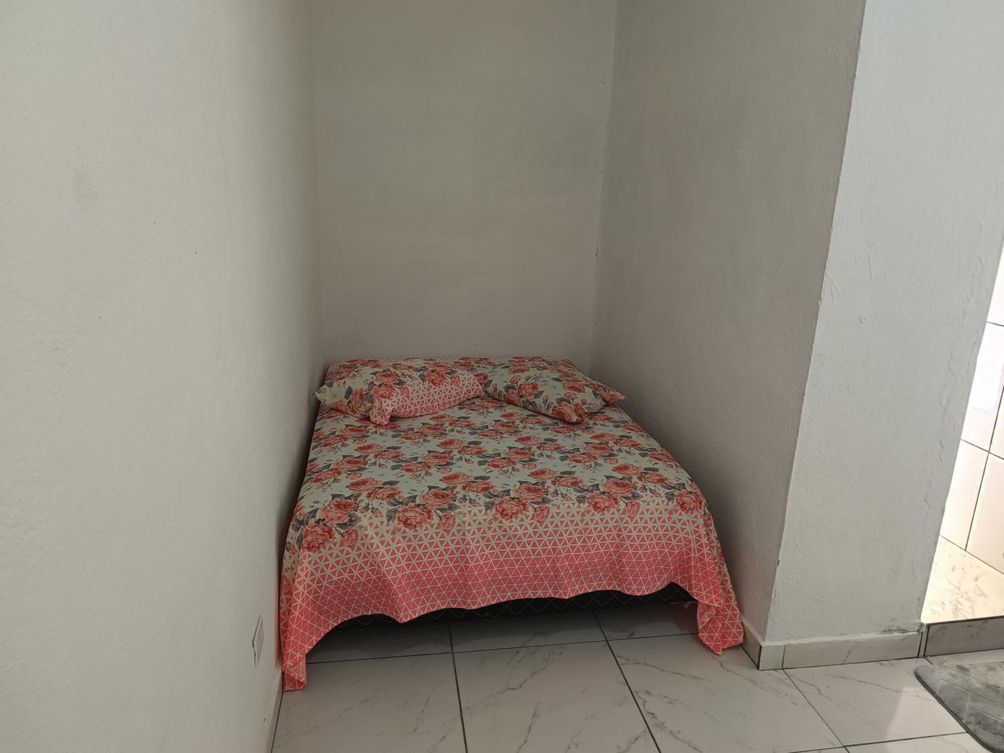 Kit Flat Aconchegante: Beachside Retreat in Asturias-Guarujá — Photos 1