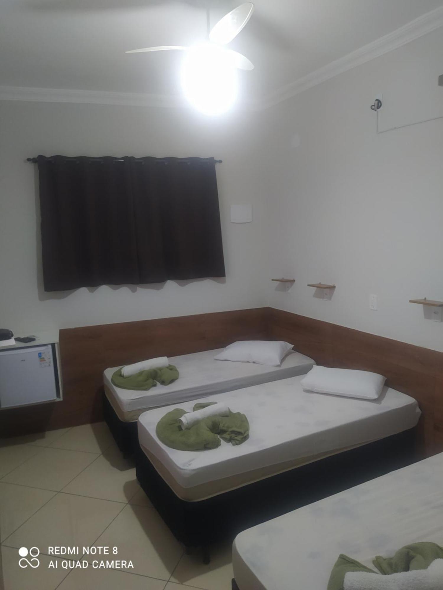 Pousada Quarto Aconchegante Suite Com Garagem Perto Da Basilica — Fotos 2