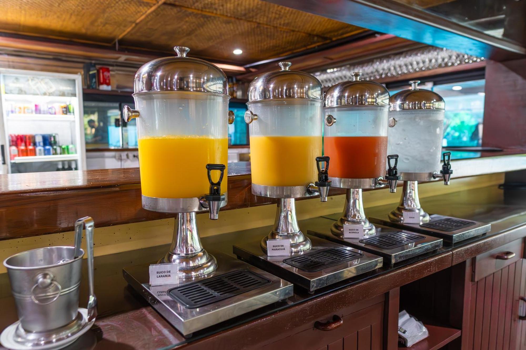 Hotel Nacional Inn Ubatuba - Praia Das Toninhas — Photos 1