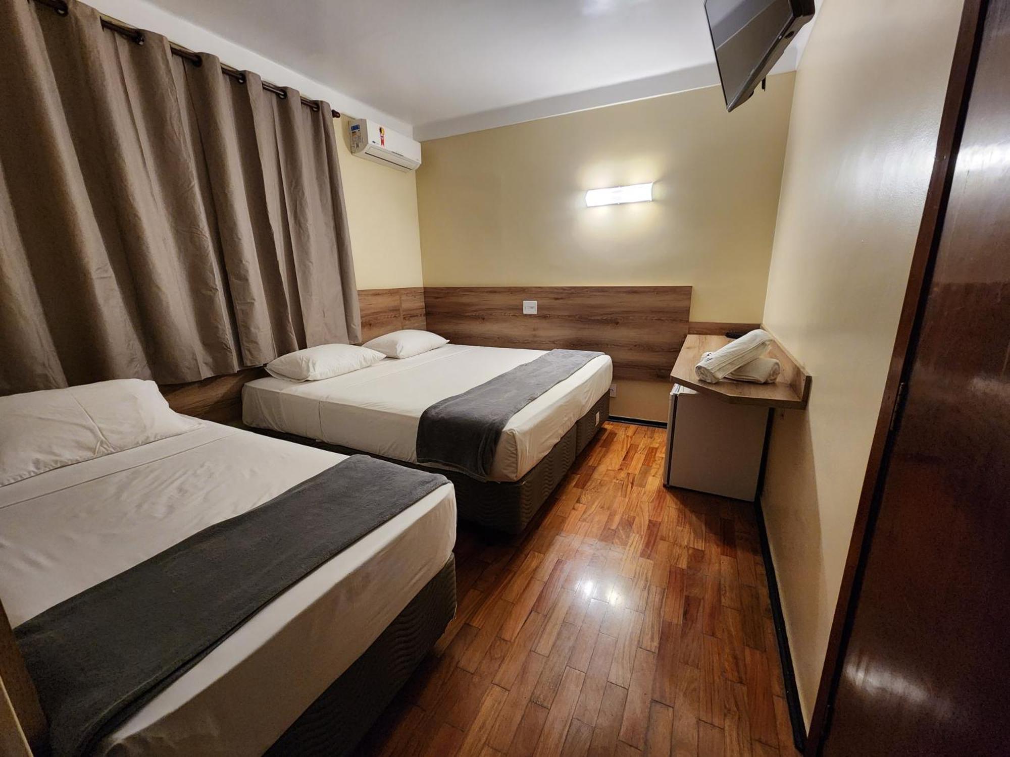 Aurora Hotel — Fotos 1