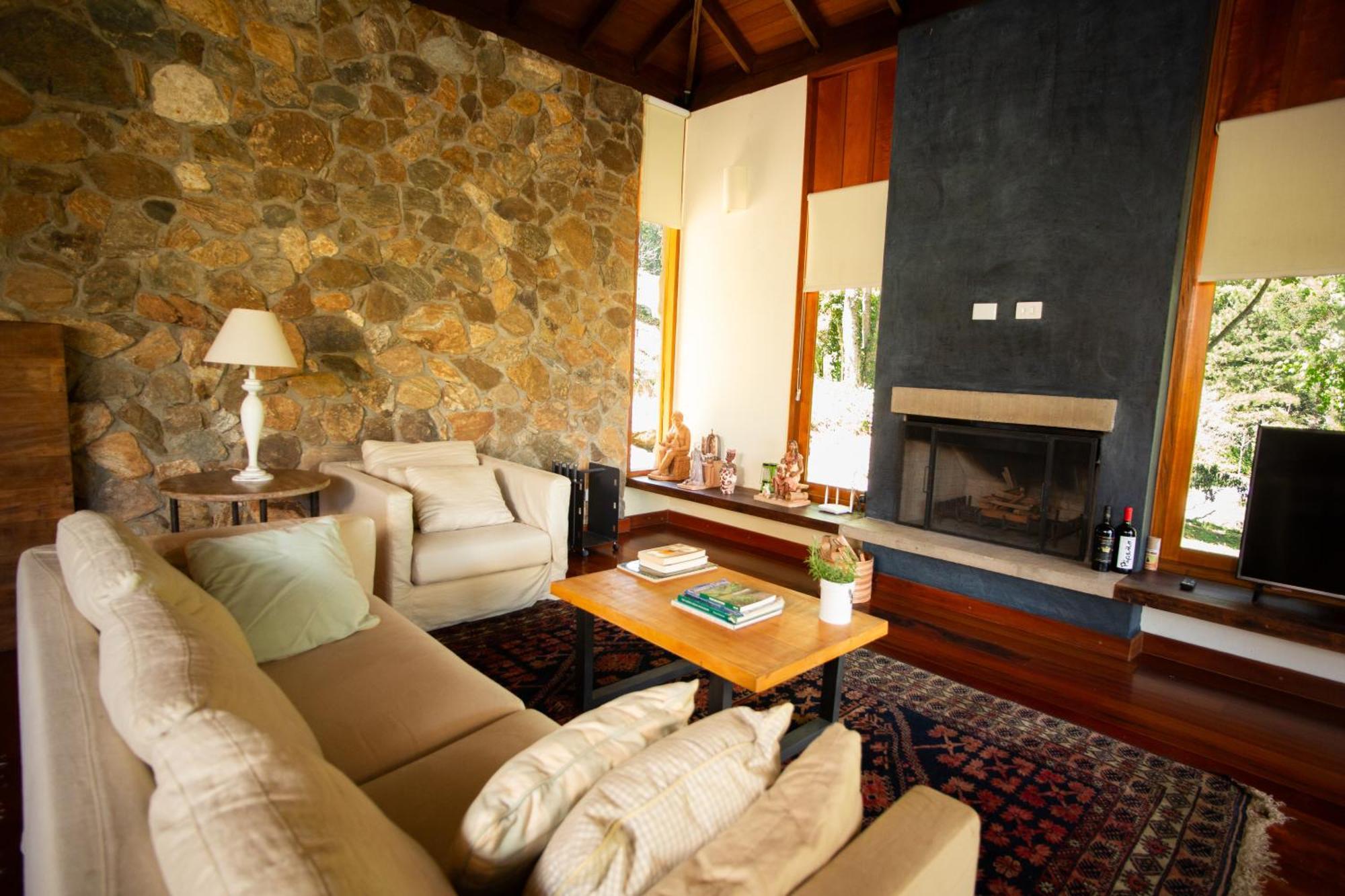 Chale Leopoldo-Nas Nuvens Villa - Sao Bento do Sapucai — Fotos 1