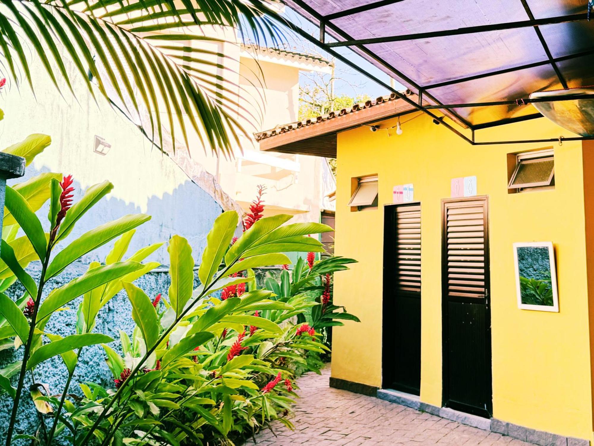 Tombo Beach Home Stay — Fotos 2