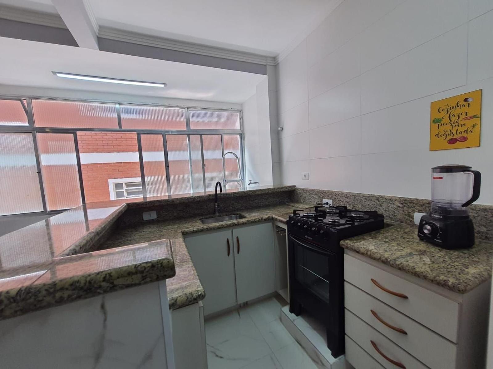Beira Mar Tupi: Beachfront 2-Bedroom with Wi-Fi & Parking — Fotos 1