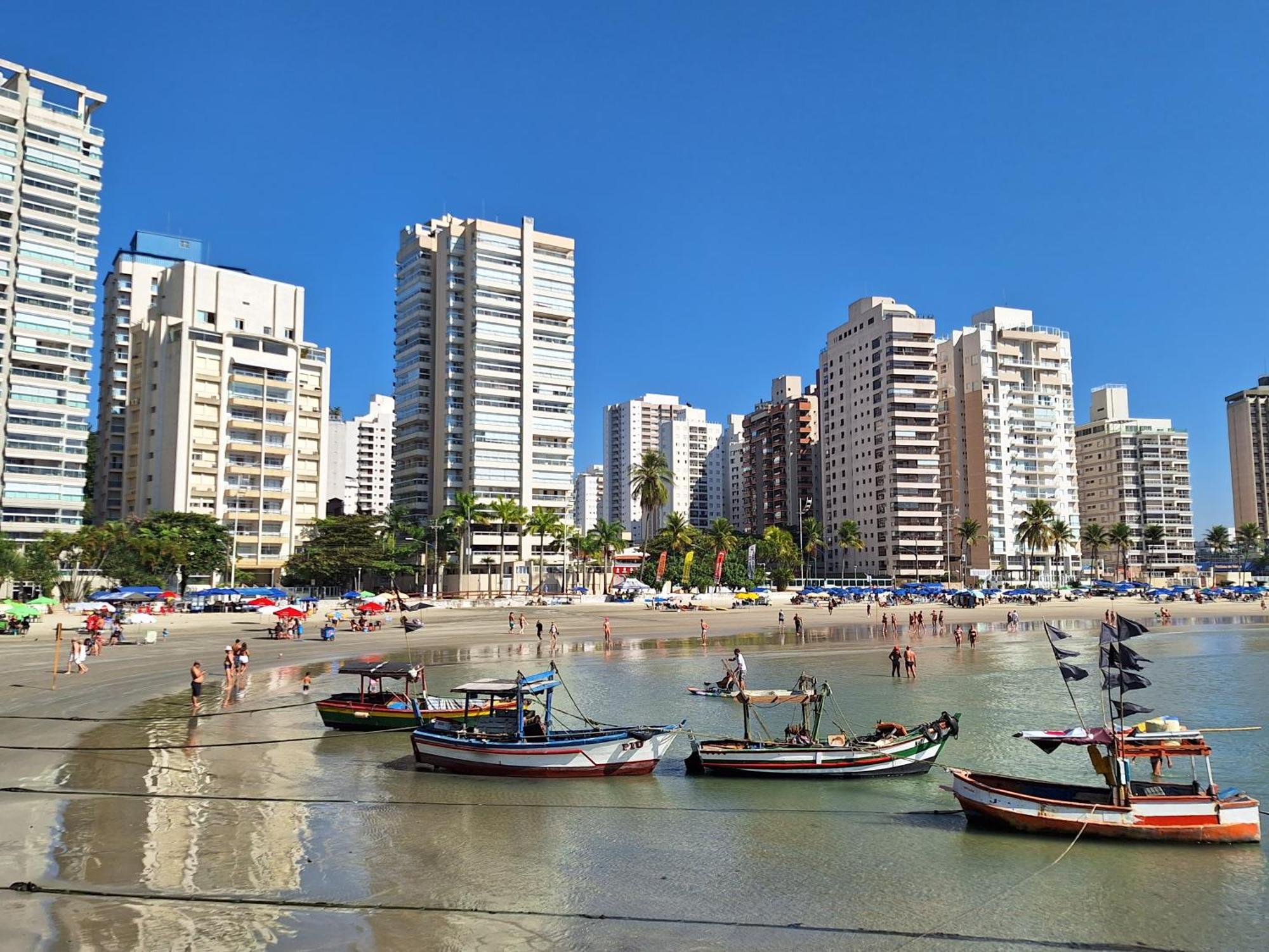 Apto Guaruja Enseada 5 Min Praia C Varanda Wi-Fi E Vaga Coberta, Guaruja