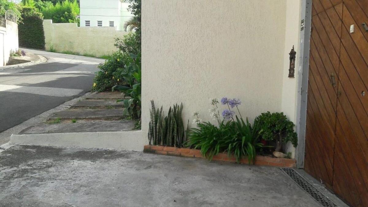 Casa Sta Amelia 3 Quartos, 3 Banheiros C/ Garagem - Sao Roque (Sao Paulo) — Photos 2