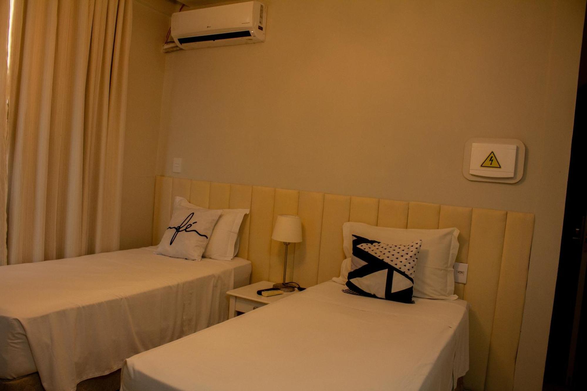 Compacto Hotel — Photos 1