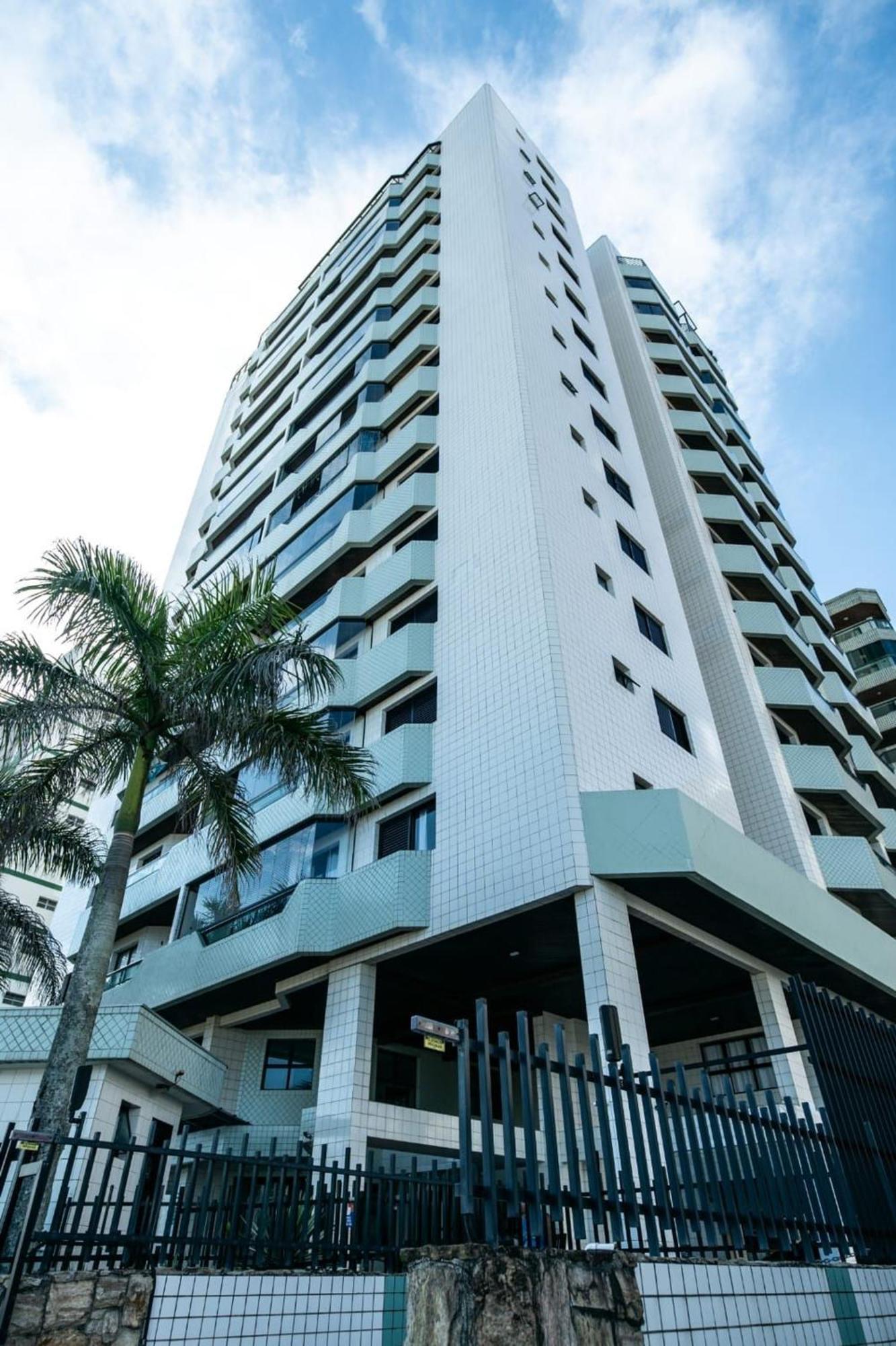 Beachfront Tupi: Ocean View with High-Speed Wi-Fi & Free Parking — Fotos 1