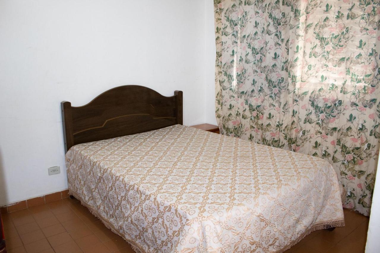 F003- 1 Dorm C/ Excelente Localizacao | Garagem Apartment - Praia Grande (Santos) — Photos 2