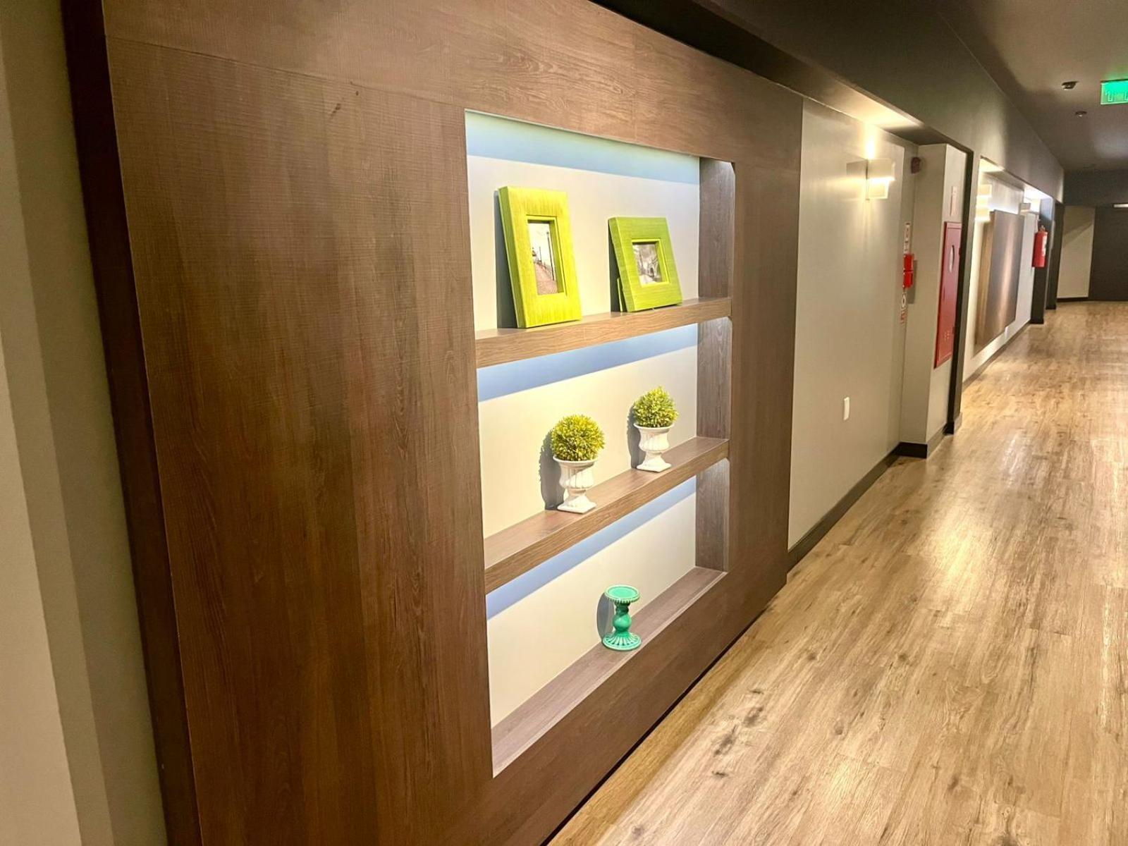 Oasis Plaza Hotel — Fotos 1