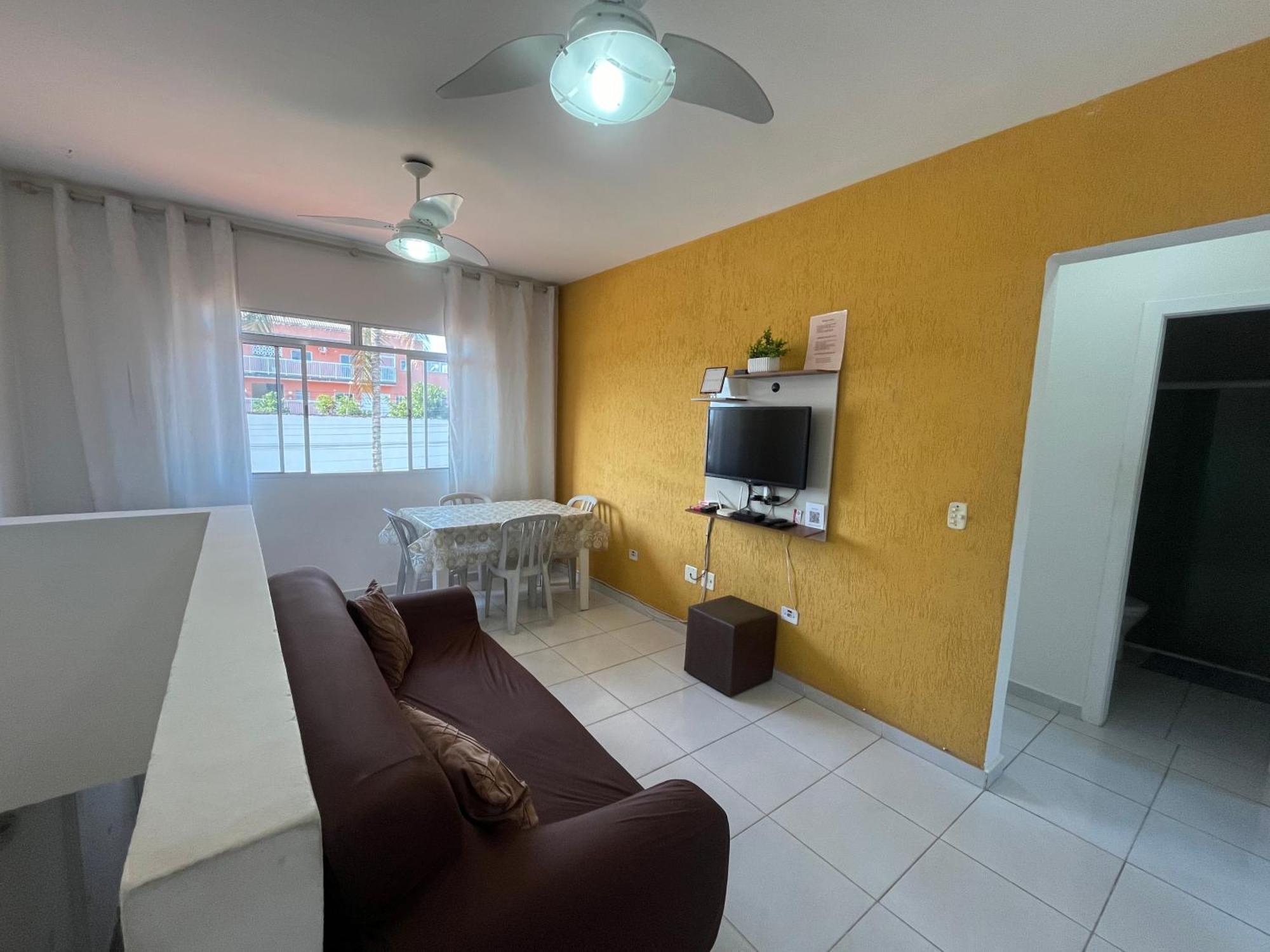 Casa 1 Km Da Praia Enseada Com Garagem - Guaruja — Fotos 2
