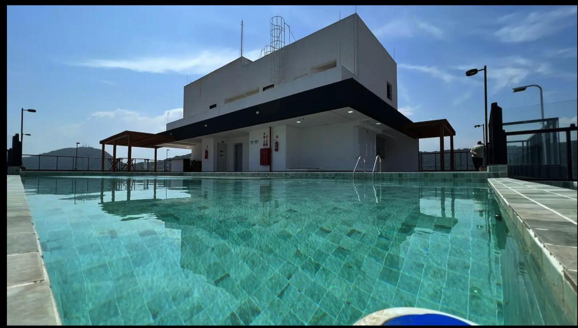Apto Incrivel - Piscina Vista Mar No Rooftop - 600M Praia Enseada — Photos 2