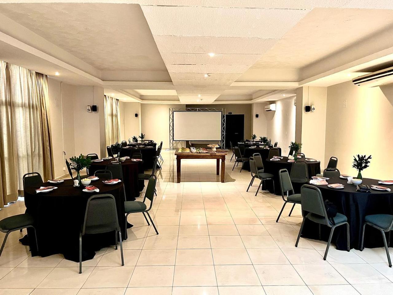 Oasis Tower Hotel — Photos 3