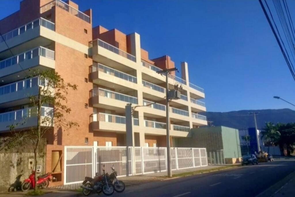 Apto. Com Varanda Gourmet E Piscina Aquecida, Bertioga