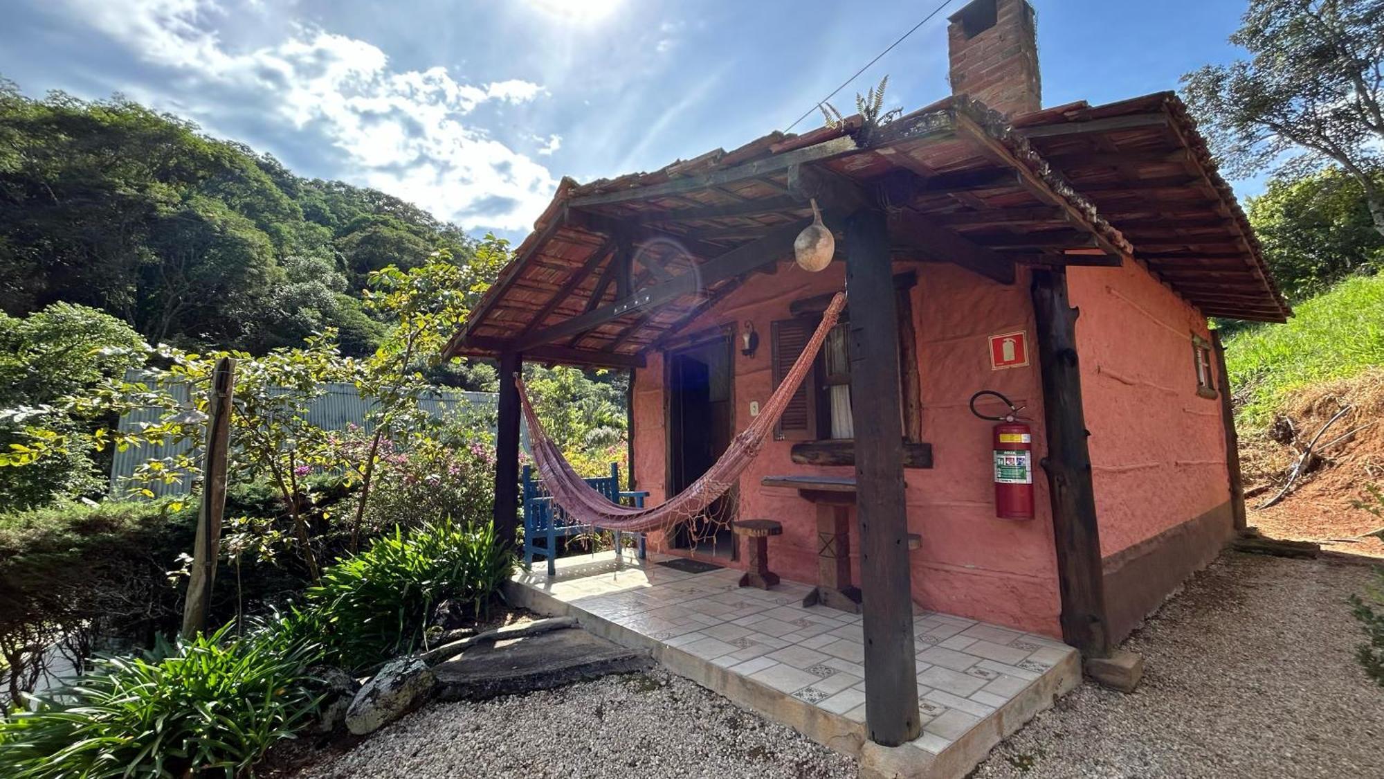 Vale Do Piemonte - Chale Com Hidromassagem - Villa - Santo Antonio do Pinhal — Photos 2