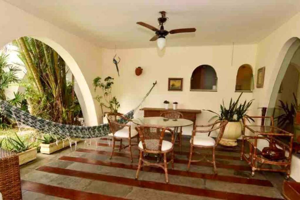 Casa Aconchegante,Perto Da Praia,Com Piscina,Muito Jardim,E Pet Friendly - Guaruja — Fotos 1