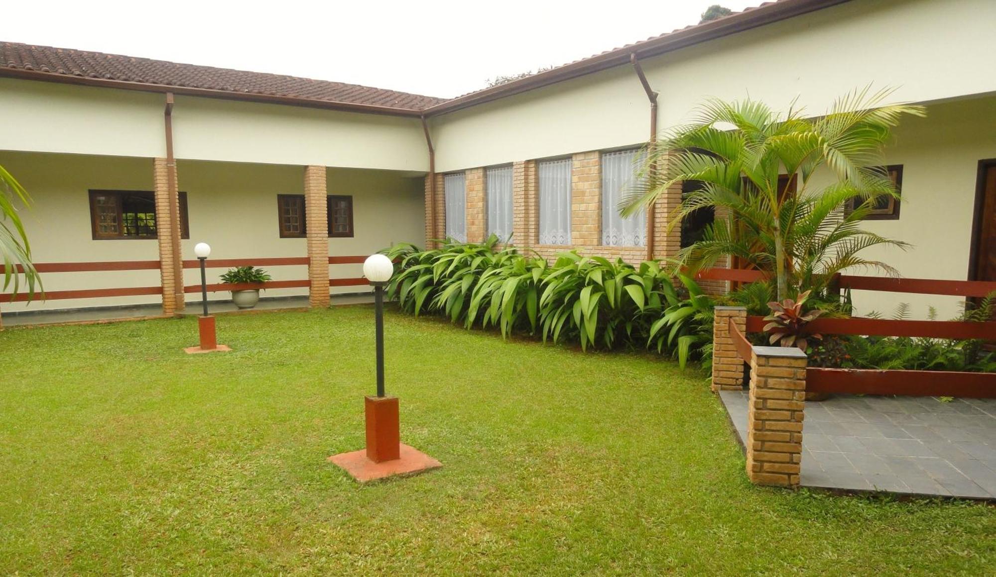 Francis Hotel Pousada — Fotos 1