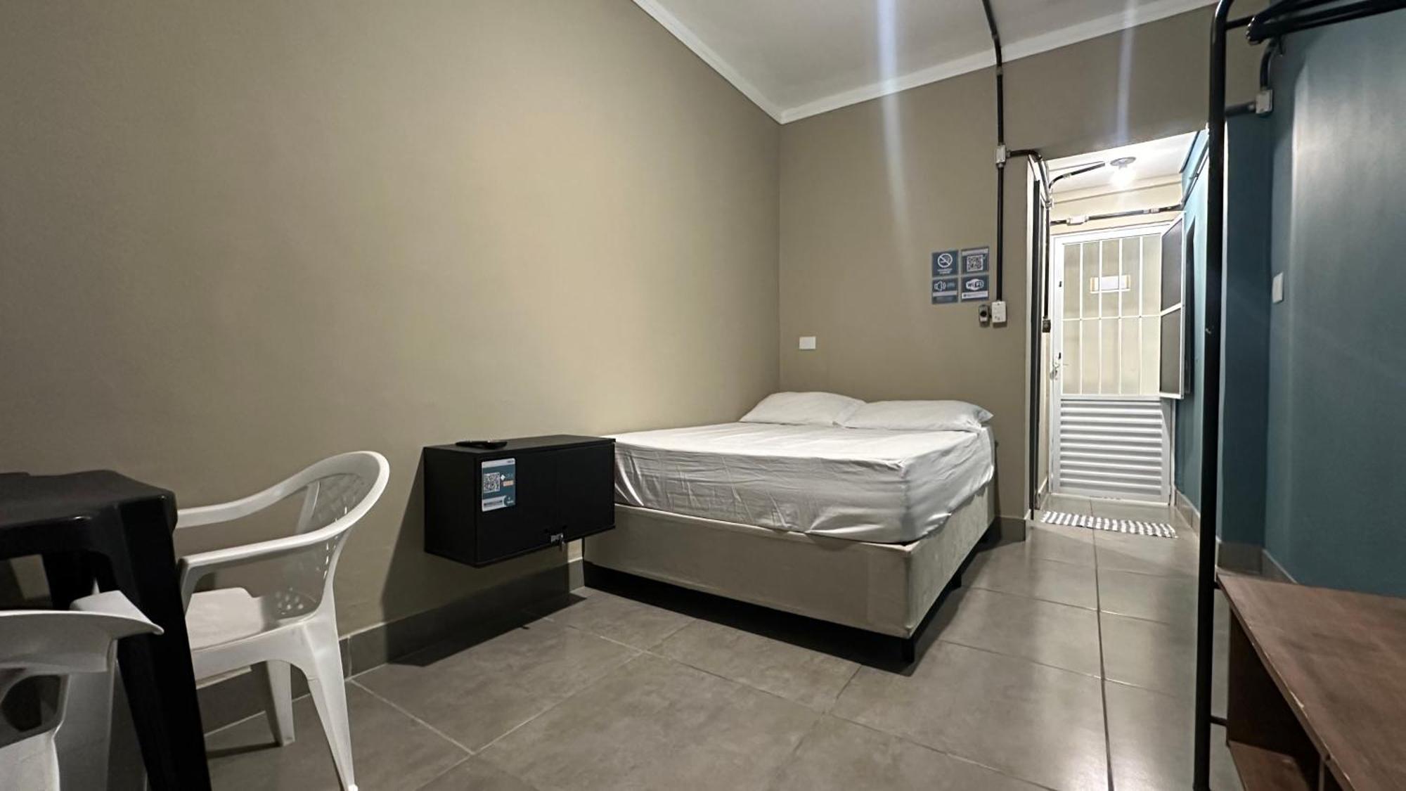 Suite 06 - Hospedagem Guaruja, Guaruja