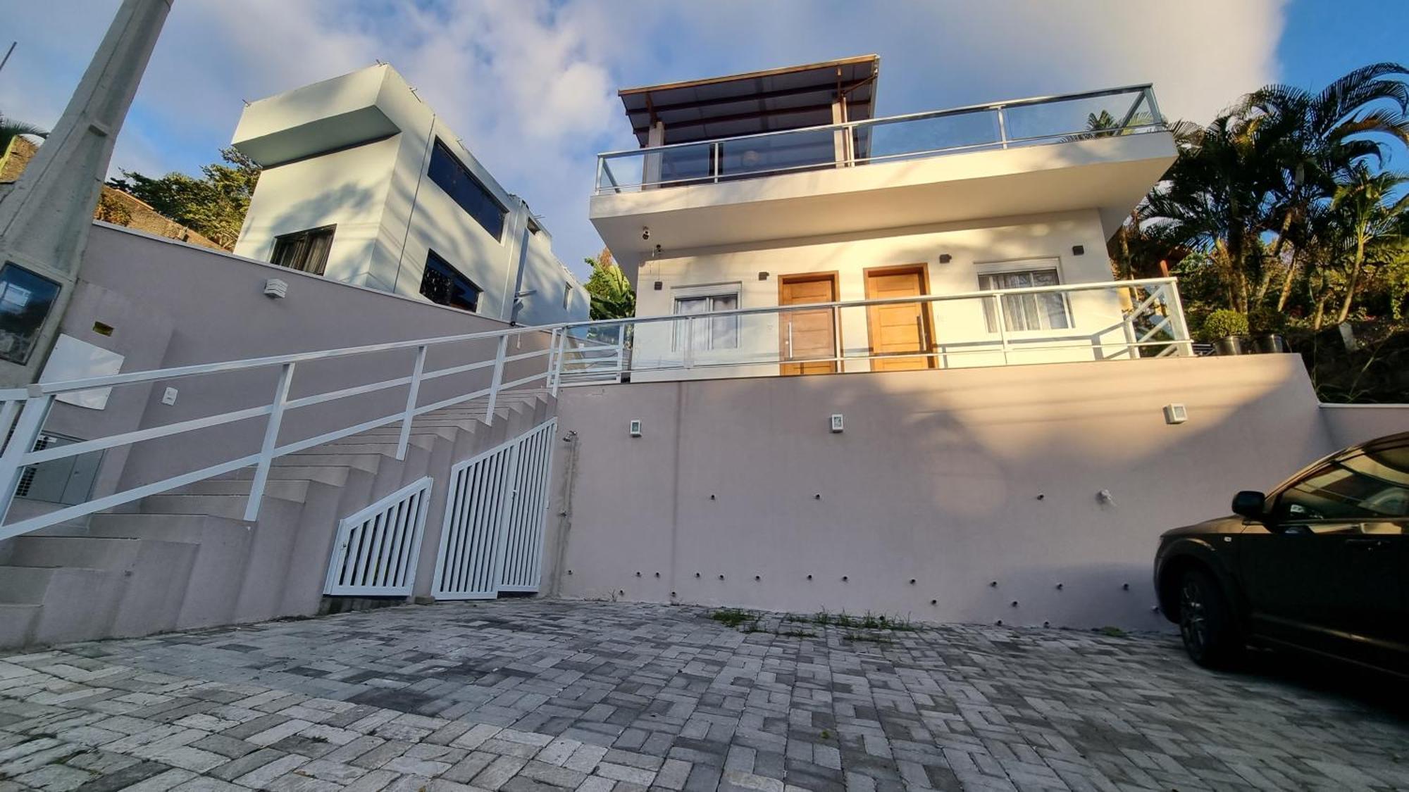 Casa Da Tieko - Suites No Pereque — Photos 1