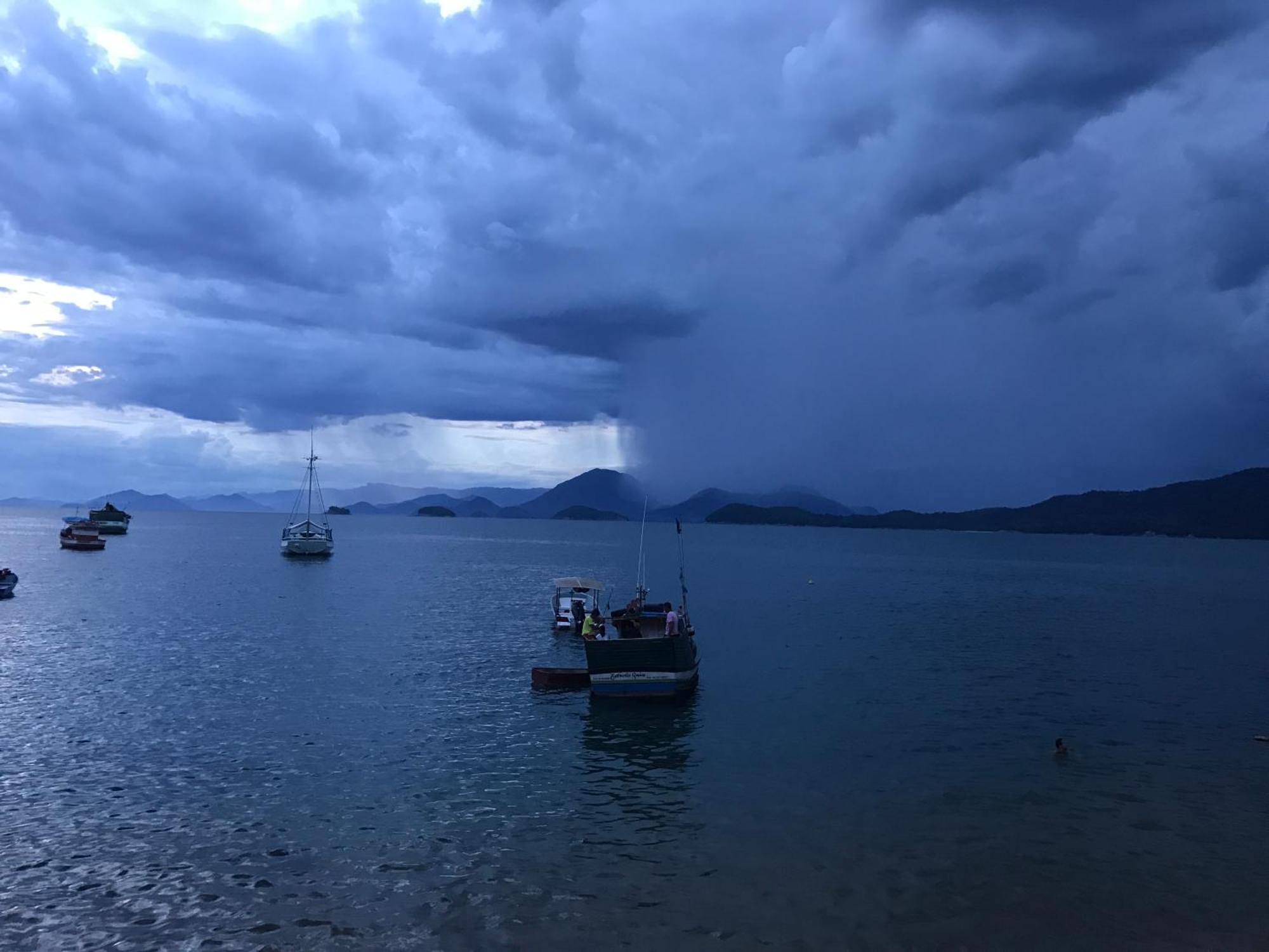 Deck Da Villa Pousada Ubatuba — Photos 3