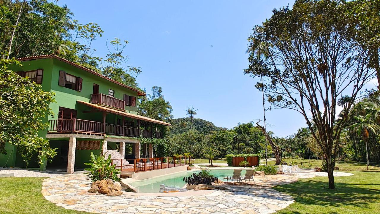 Villa Cambuca - Linda Casa Com Piscina E Lago Perto Das Mais Belas Praias Do Norte De Ubatuba — Fotos 1